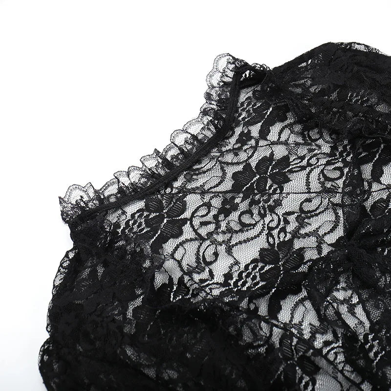 Vintage Gothic Lace T-shirt – Cropped Top