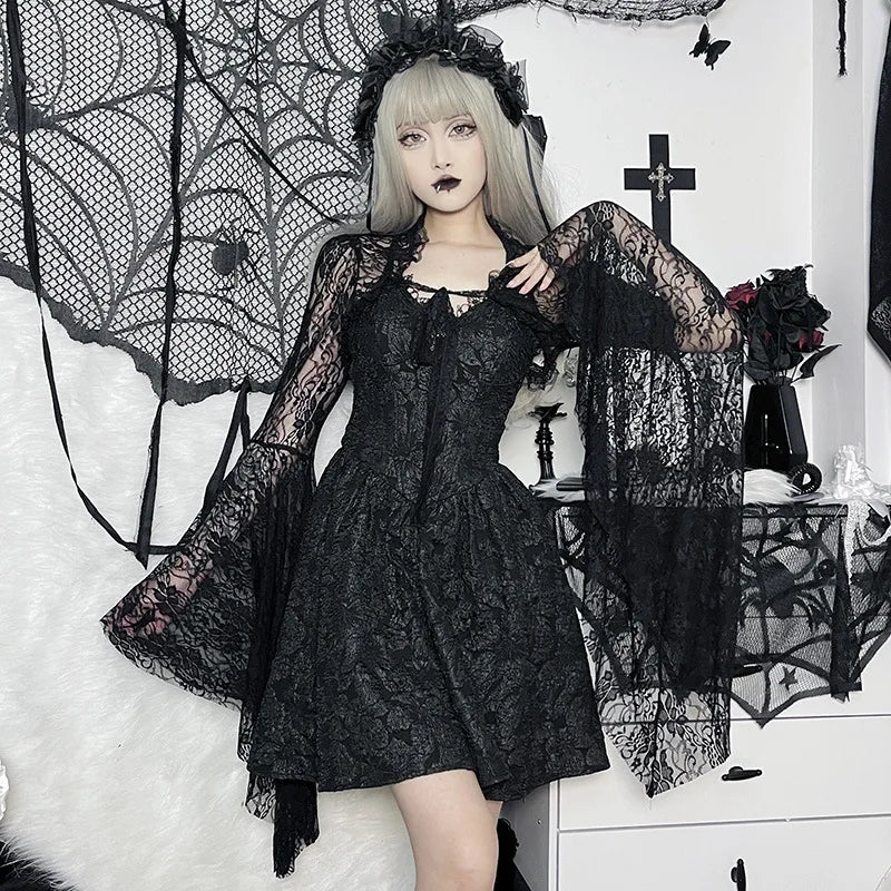 Vintage Gothic Lace T-shirt – Cropped Top