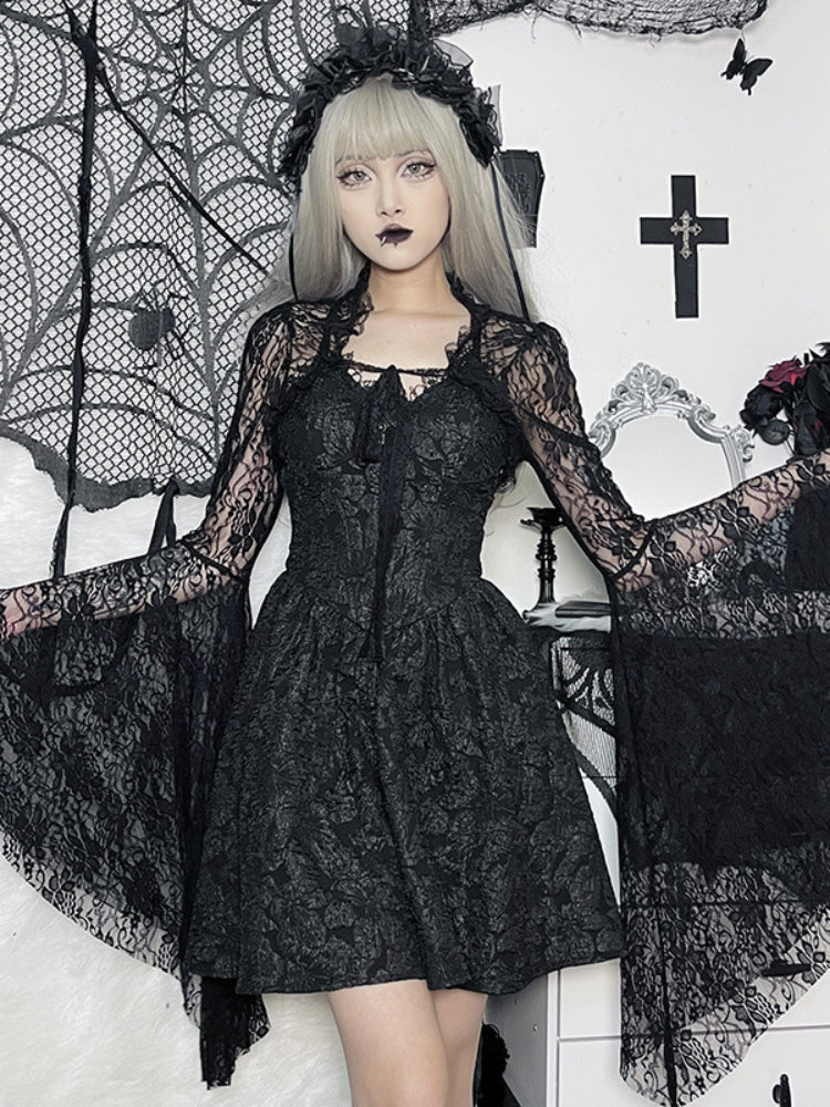 Vintage Gothic Lace T-shirt – Cropped Top